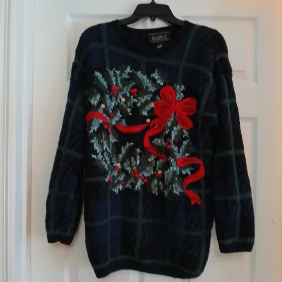 Handknit Metropolitan Woman Sweater - Picture 1 of 13